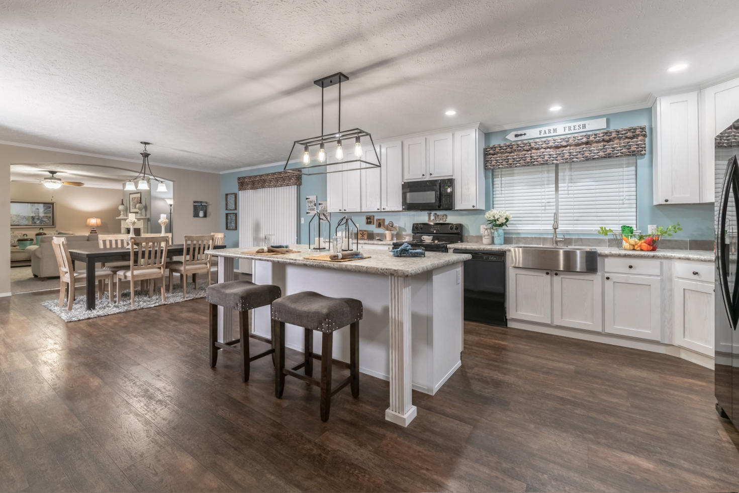 "The Whispering Creek" Plan 583258, Mansion Elite Sectional