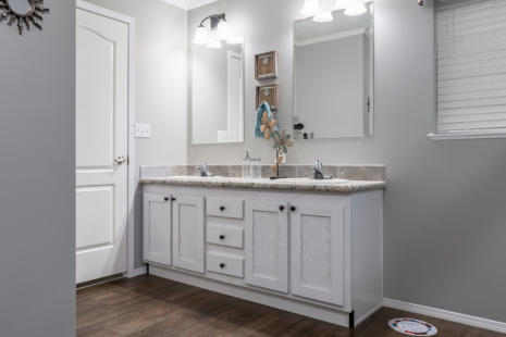 "The Whispering Creek" Plan 583258
