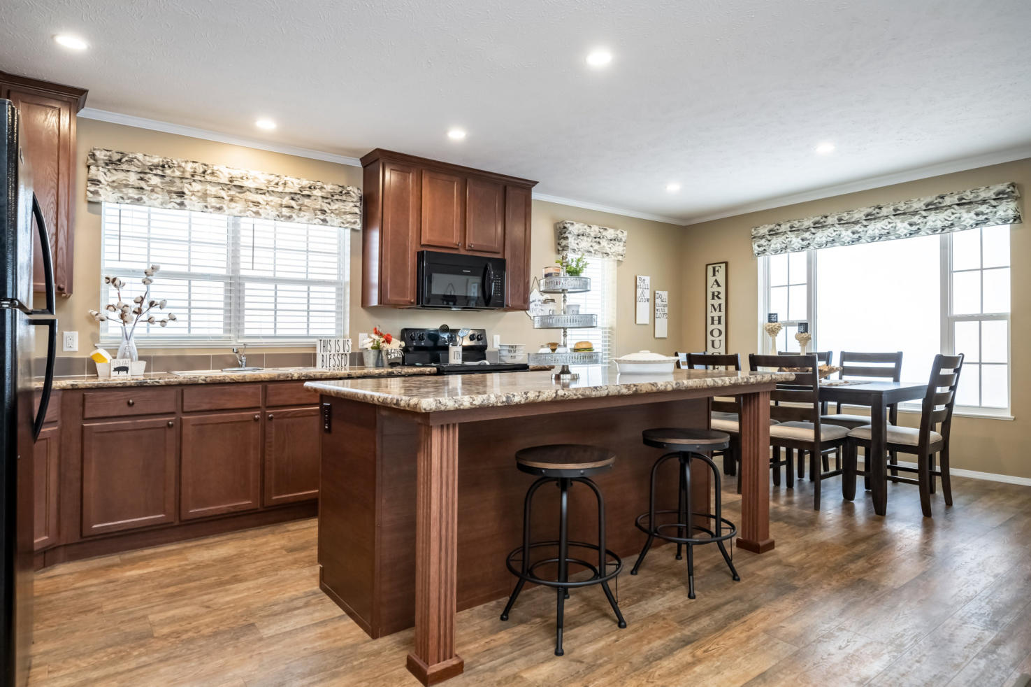 "The Sherwood Creek" Plan 5876, Mansion Elite Sectional